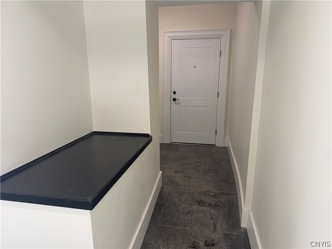 Building Photo - 109 Main St