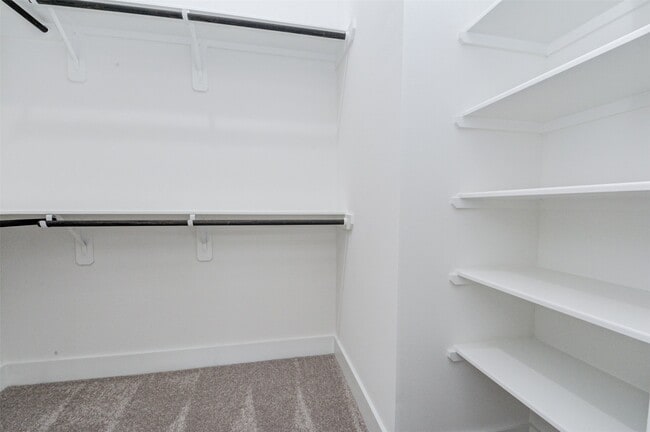 Building Photo - 1123 W 17th St