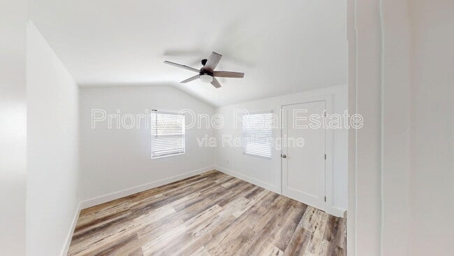 Building Photo - 3840 Alameda Way