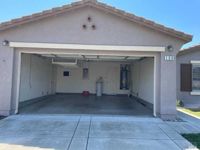 Building Photo - 150 Foxwood Ln