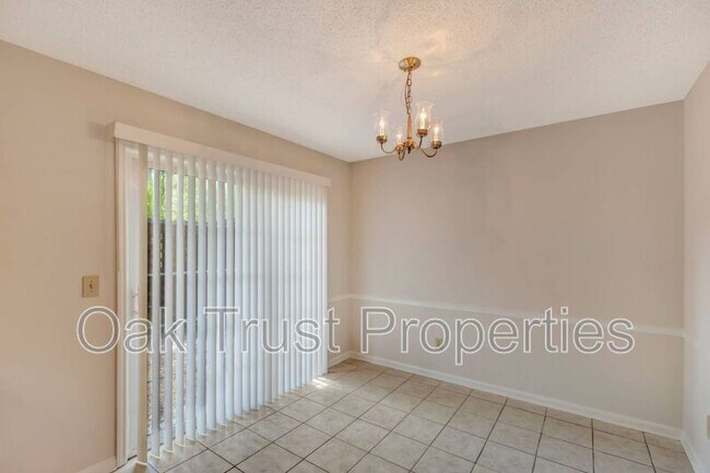 Building Photo - 593 Travelers Blvd