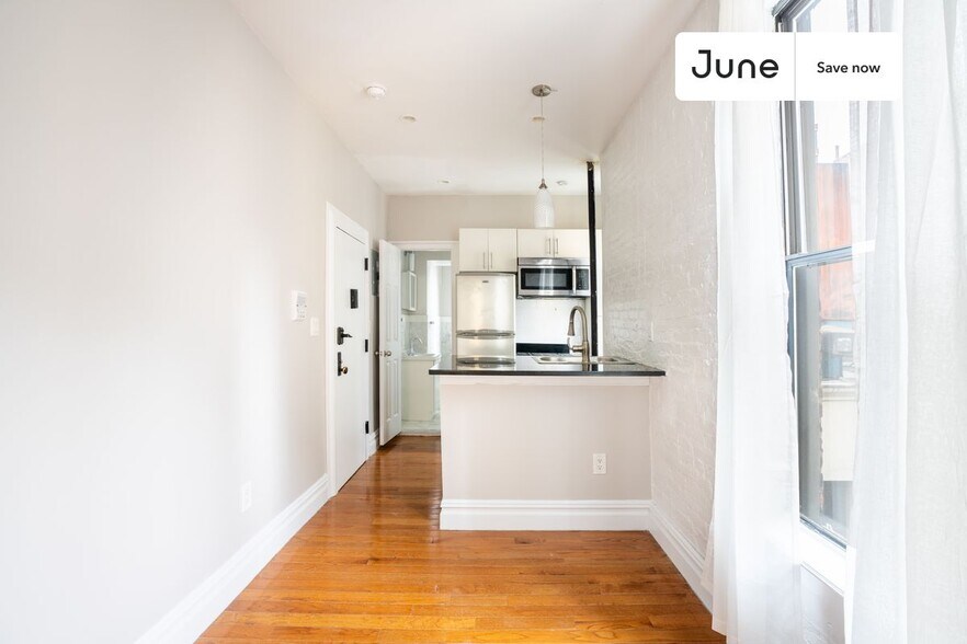 Building Photo - 826 9th Ave