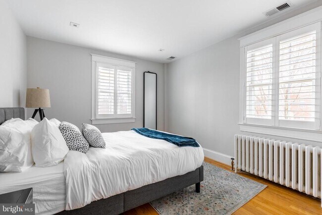 Building Photo - 2243 40th St NW