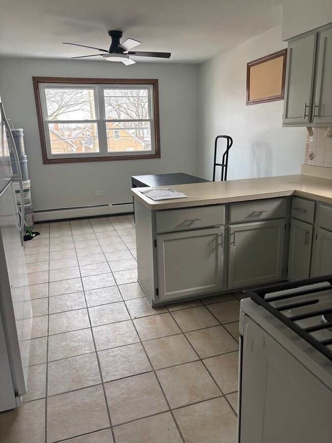 Building Photo - 4801 S Kolin Ave