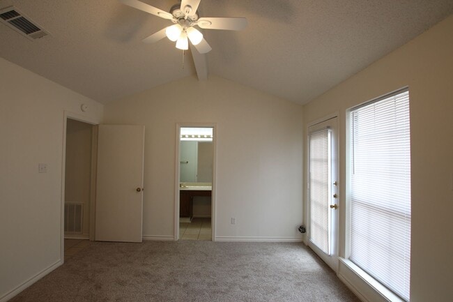 Building Photo - Available Now! 2 Bedroom 2 BathTownhome!