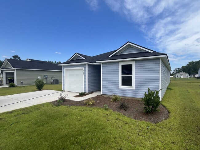 Building Photo - 190 Birchwood Dr