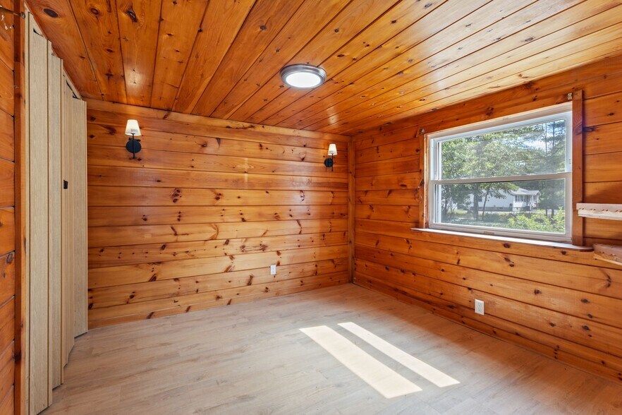 Building Photo - 665 S Waterboro Rd