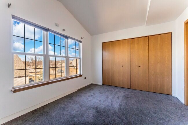 Building Photo - 2503 Sheehan Dr