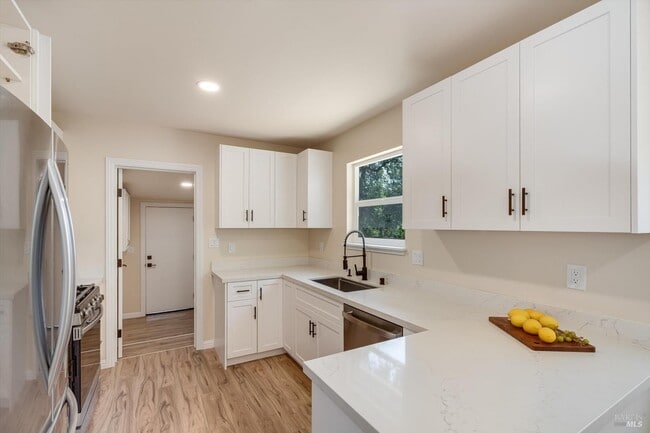 Building Photo - 9342 Chalk Hill Rd