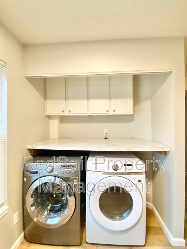 Building Photo - 8 Terri Sue Ct