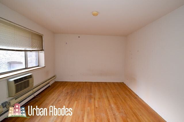 Building Photo - 648 W Wrightwood Ave