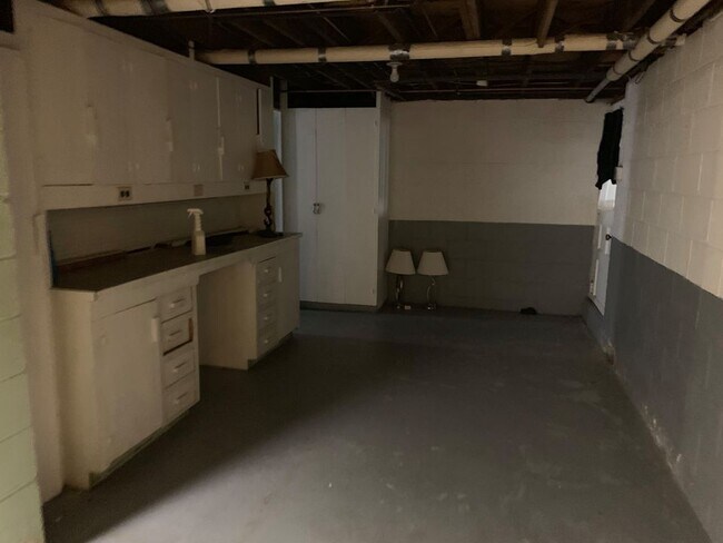 Building Photo - 317 Chestnut St