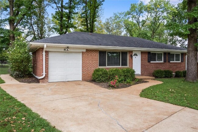Building Photo - 9731 Twincrest Dr