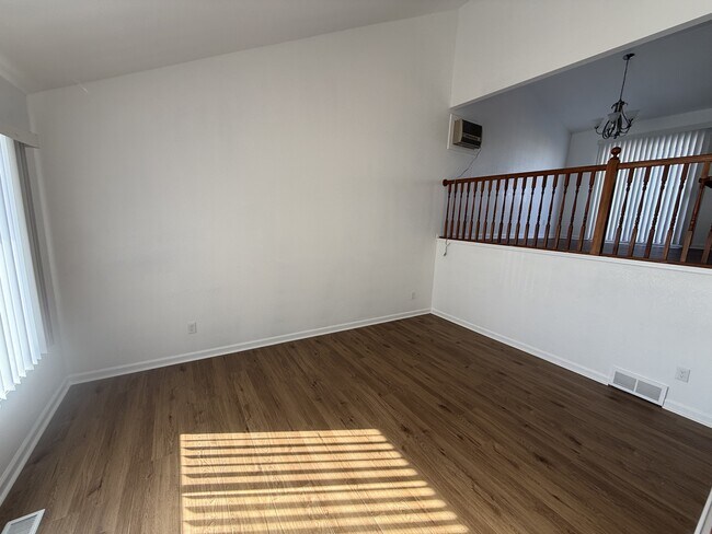 Building Photo - 4541 Dinosaur Ct