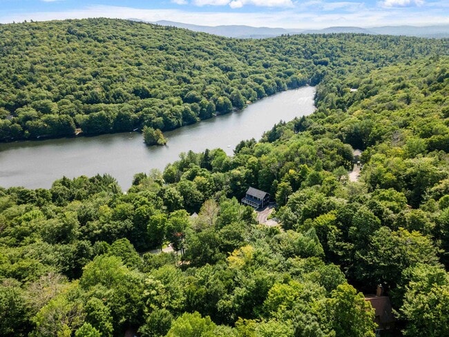 Building Photo - 25 Hilltop Dr