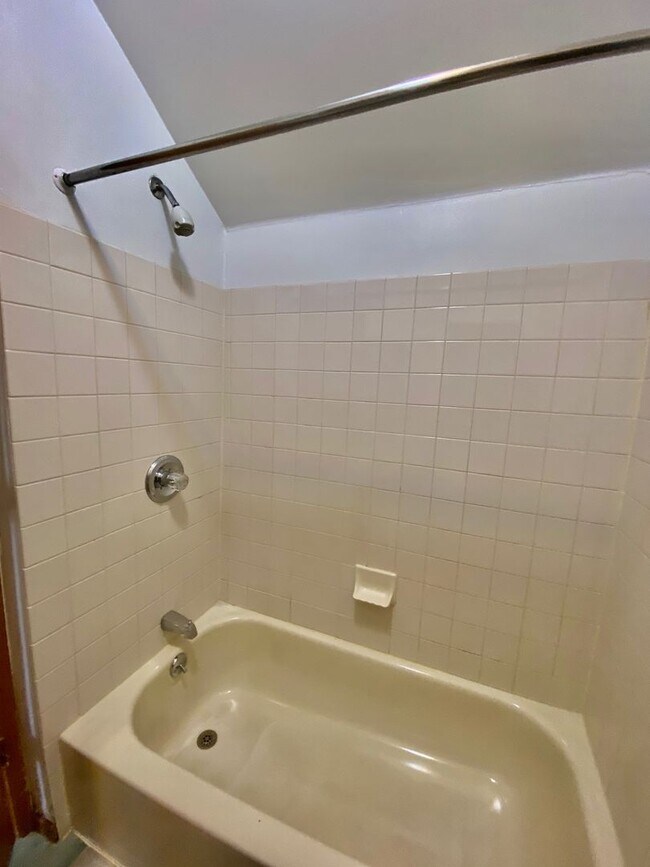 Building Photo - 120