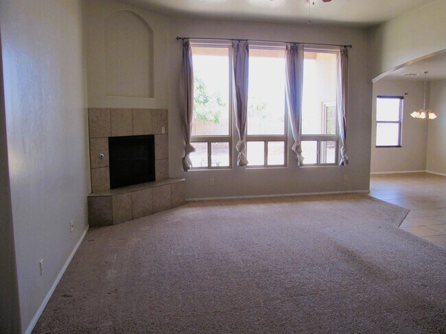 Building Photo - Spacious 3BR/2BA/2.5 CG, 2167 sq.ft. renta...