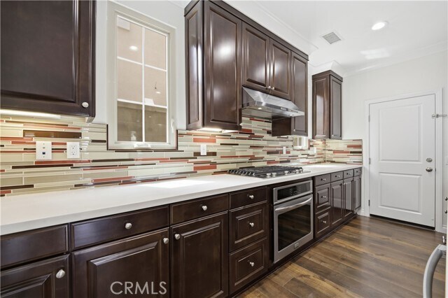 Building Photo - 64 Maple Ash