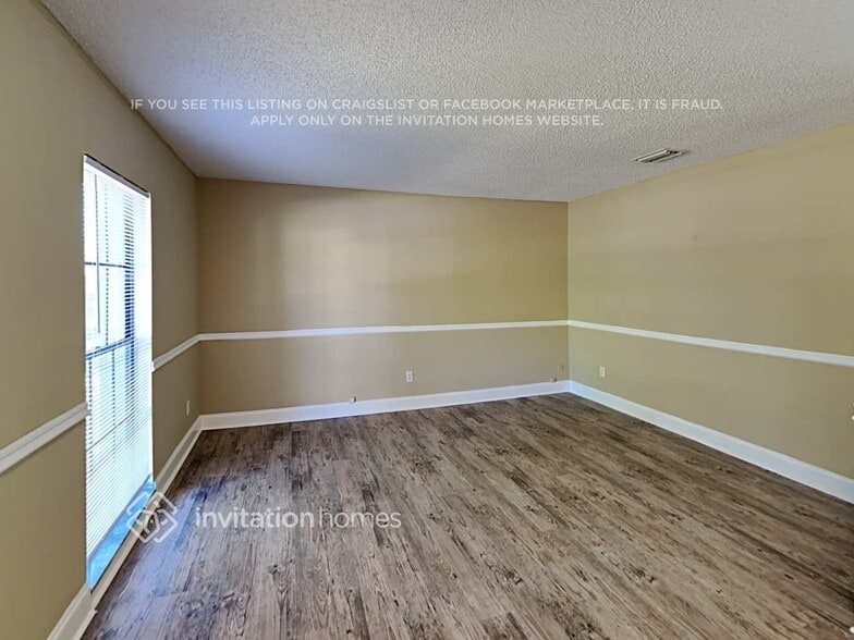 Building Photo - 15908 Bridgewater Ln