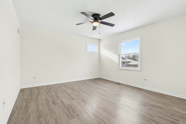 Building Photo - 2600 John Bourg Dr