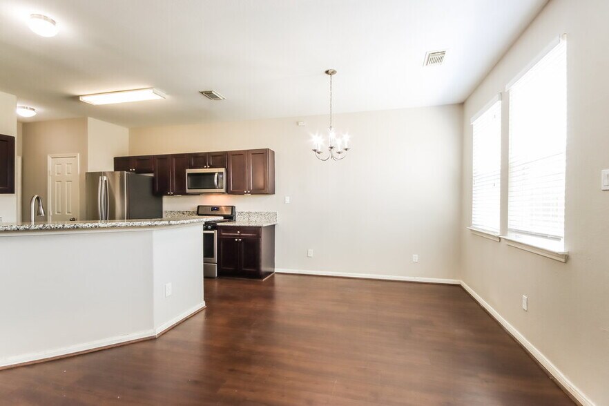 Building Photo - 21831 Octavia Way