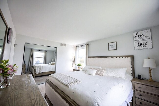 Building Photo - Amazing 3 Bedroom and 2 Full Bath Home For Rent in Greece Available April 1st.