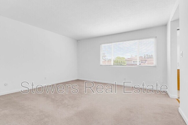 Building Photo - 120 Valdivia Cir