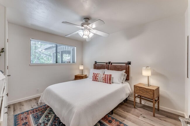 Building Photo - Three Bedroom Home in Midtown District