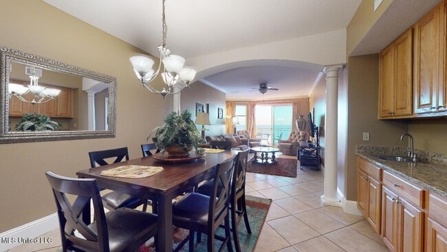 Building Photo - 2228 Beach Dr