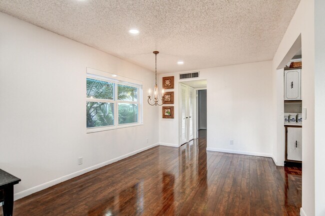 Building Photo - 42 Burgundy A