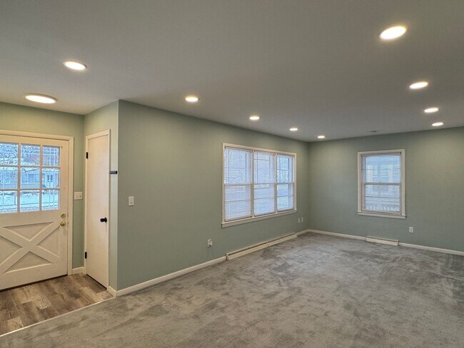 Building Photo - 1450 Marlborough Dr