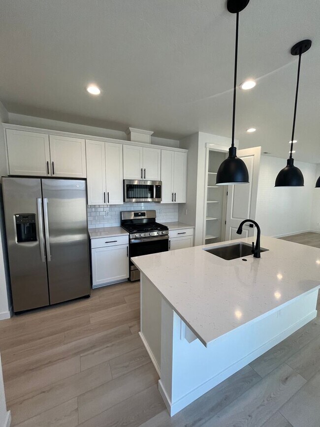 Building Photo - BRAND NEW 3 Bed 2.5 Bath Townhome