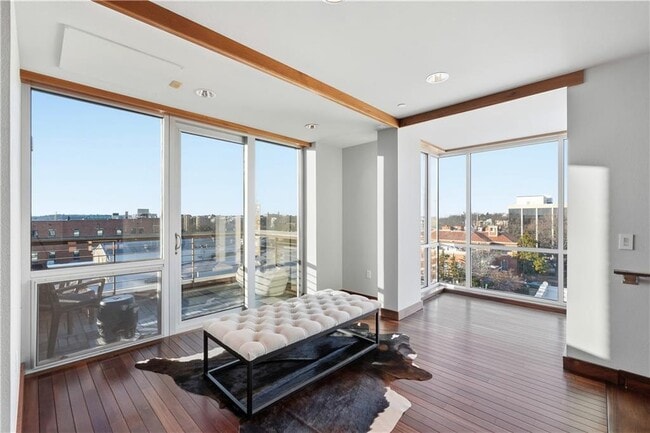 Building Photo - 5 W Mountain St