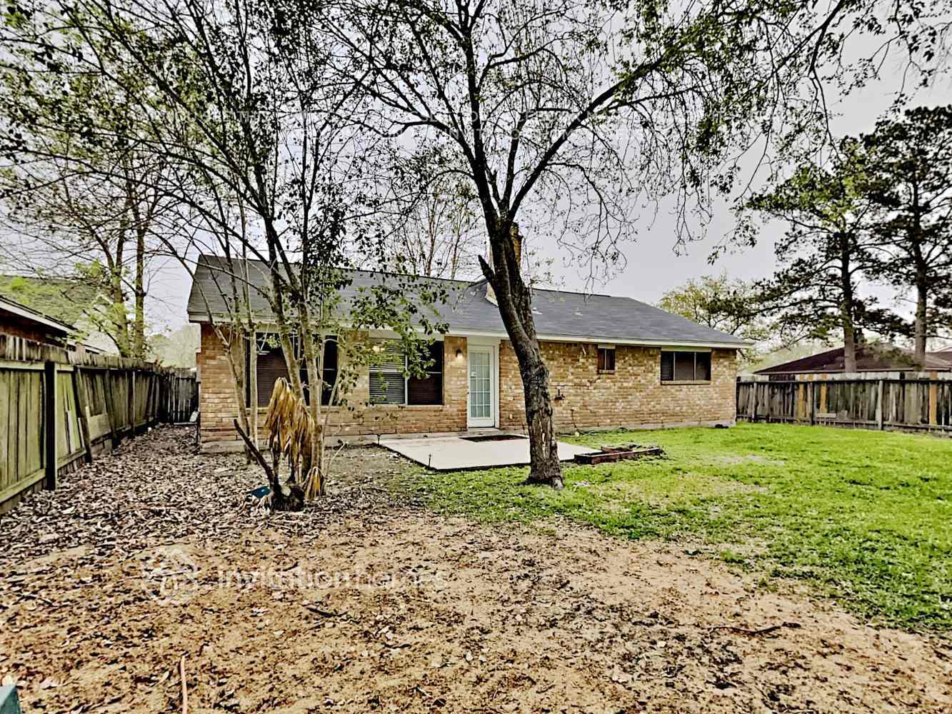 Building Photo - 16430 Forest Bend Ave