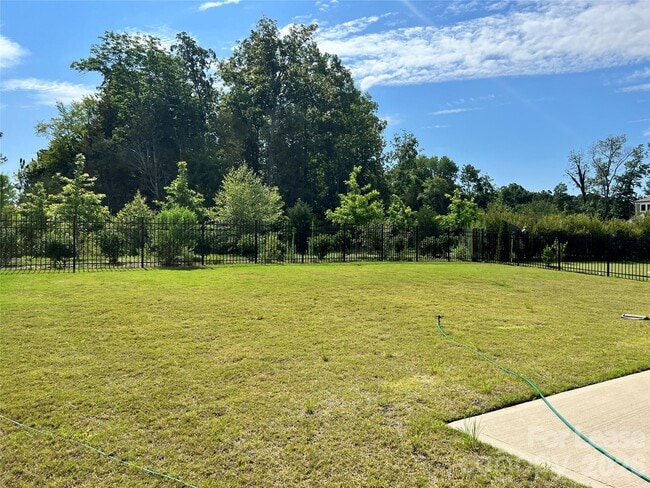Building Photo - 8411 Flint Hill Dr