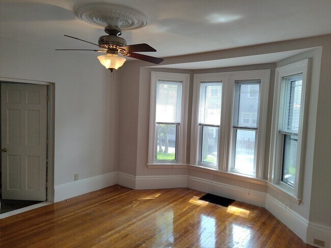 Building Photo - 411 Broadway-