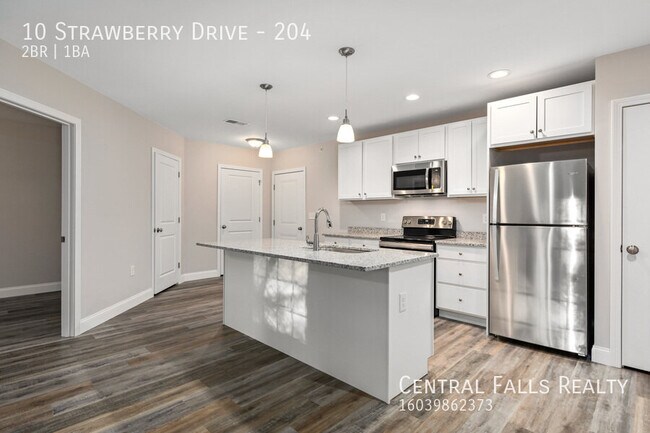 Building Photo - 10 Strawberry Dr