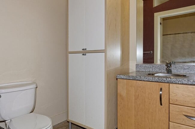 Building Photo - 201 4th St