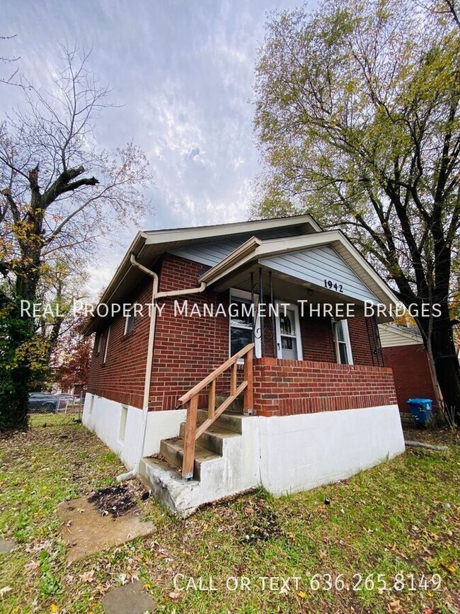 Building Photo - Cozy 3 Bedroom Home