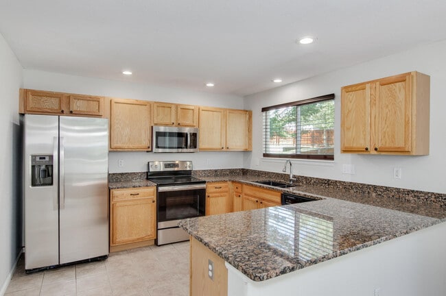 Building Photo - 10373 Ravenswood Way
