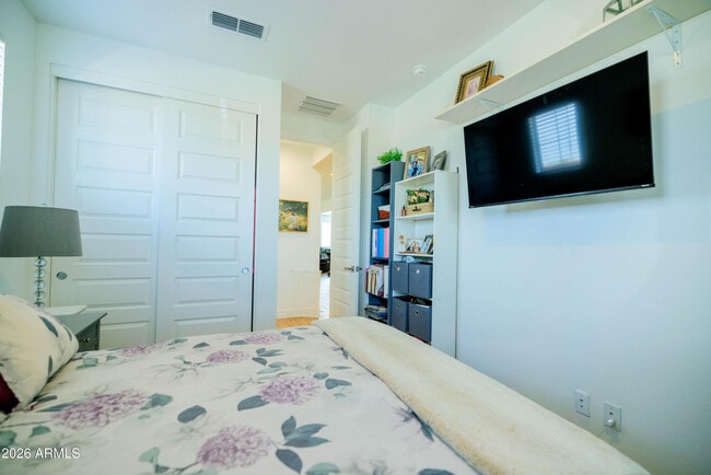 Building Photo - 21513 E Sparrow Dr