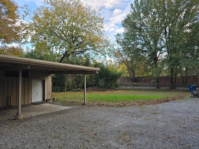 Building Photo - 3612 Barry Ave