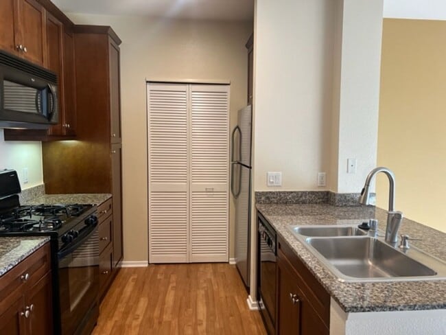 Building Photo - Spacious 2 Bedroom Avenue One Home, Available Now!