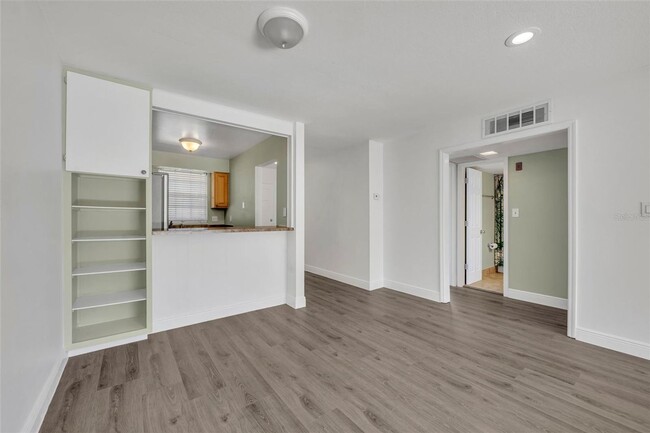 Building Photo - Fantastic Winter Park Condo