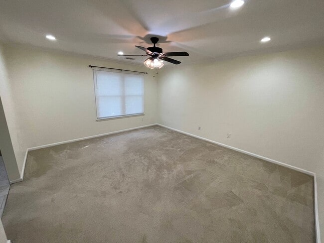 Building Photo - Beautifully updated home on large corner lot