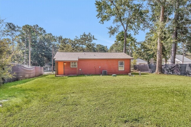 Building Photo - 10441 Royal Adrian Dr