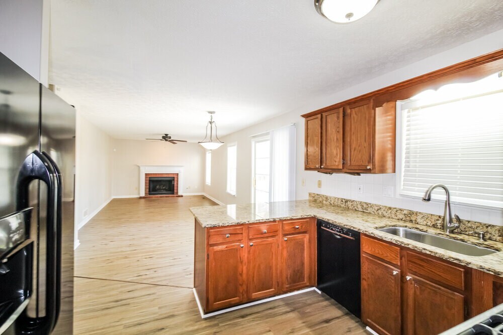 Building Photo - 2915 Emerson Lake Dr