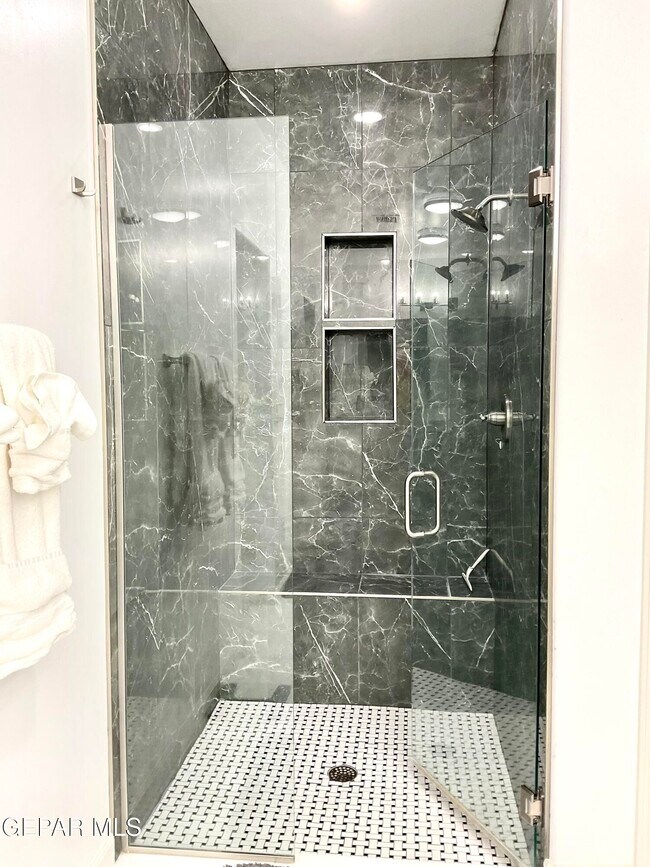 Building Photo - 8919 Eclipse St