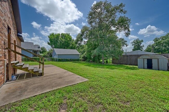 Building Photo - 314 S Tesch St