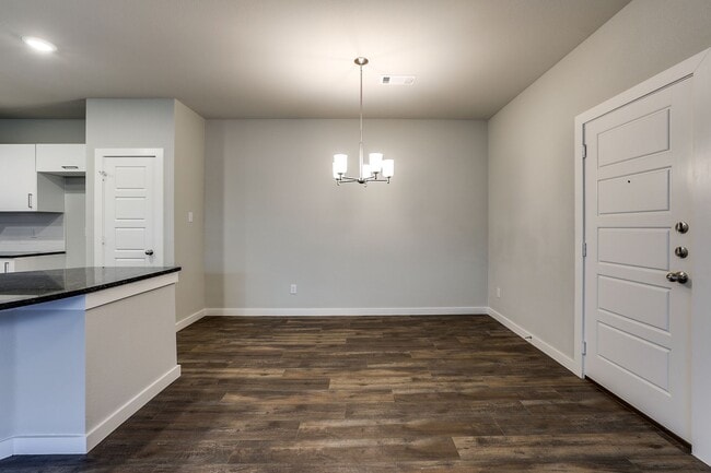Building Photo - 657 Blackland dr